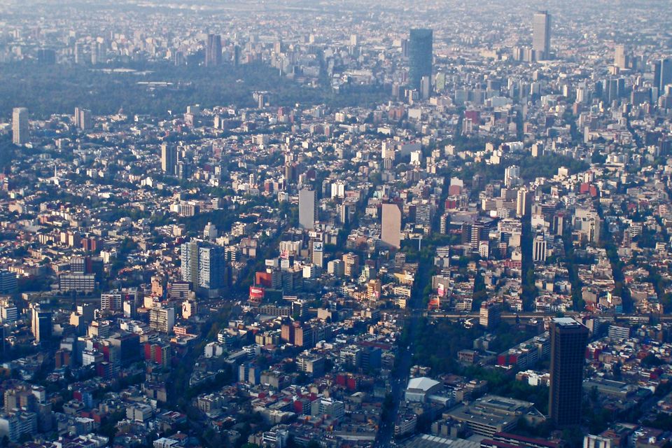Foto © https://upload.wikimedia.org/wikipedia/commons/7/7c/Mexico_City-12.jpg Foto