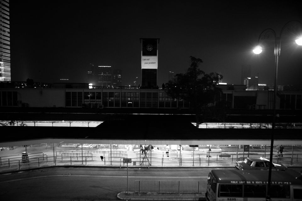 Projektion auf den Turm des Star Ferry Pier. © Kith Tsang